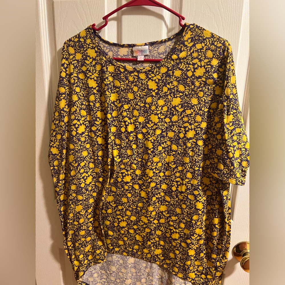 Lularoe top